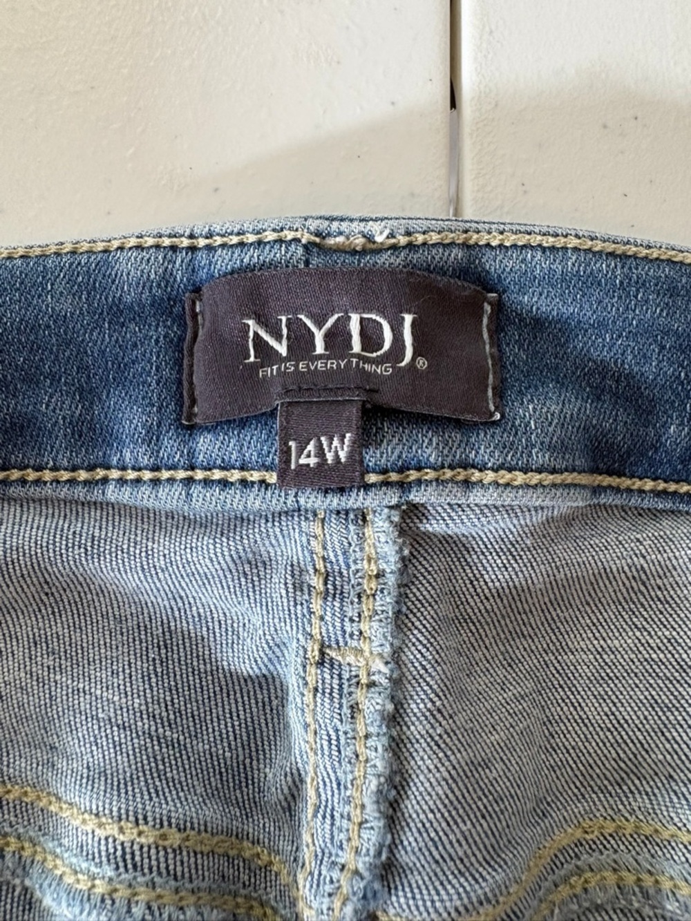 NYDJ Light Blue Cropped Wide-Leg Capris 1470 - Picture 5 of 11